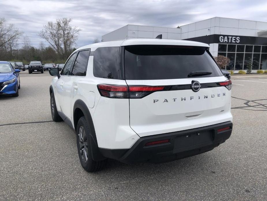 new 2024 Nissan Pathfinder car, priced at $39,260