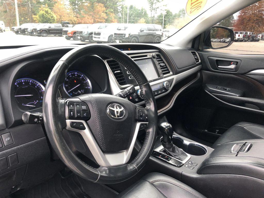 used 2019 Toyota Highlander car, priced at $17,999