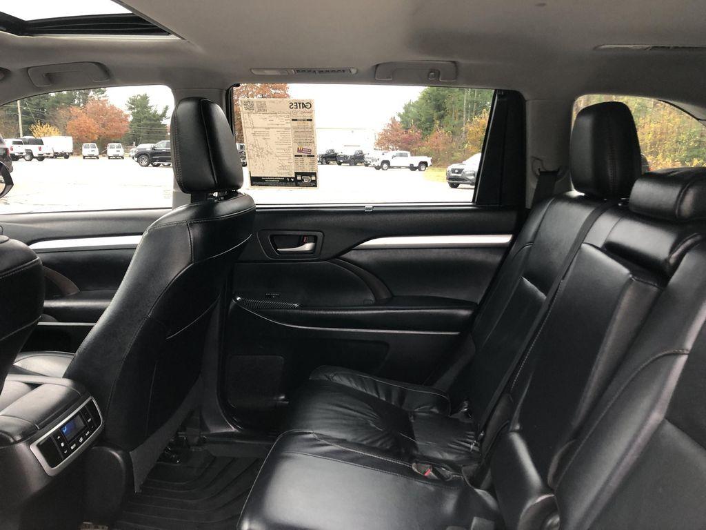 used 2019 Toyota Highlander car, priced at $17,999