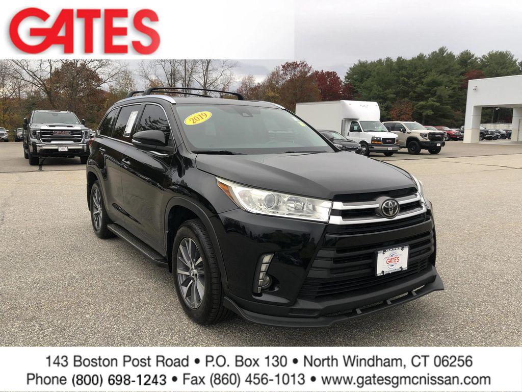used 2019 Toyota Highlander car, priced at $17,999
