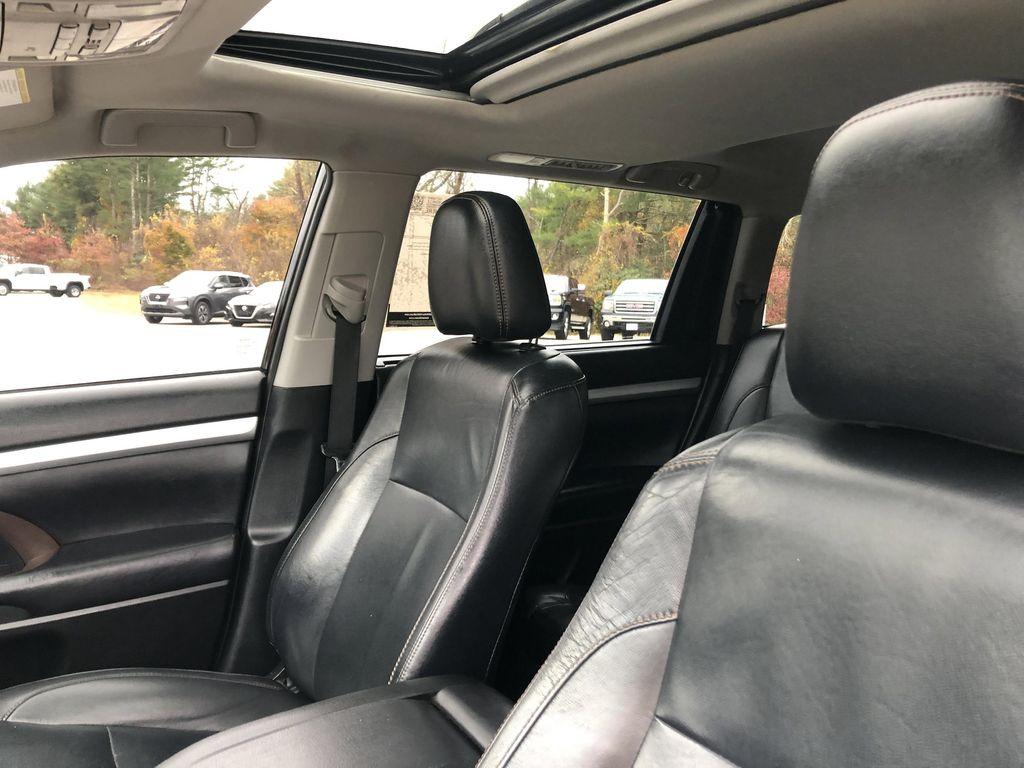 used 2019 Toyota Highlander car, priced at $17,999