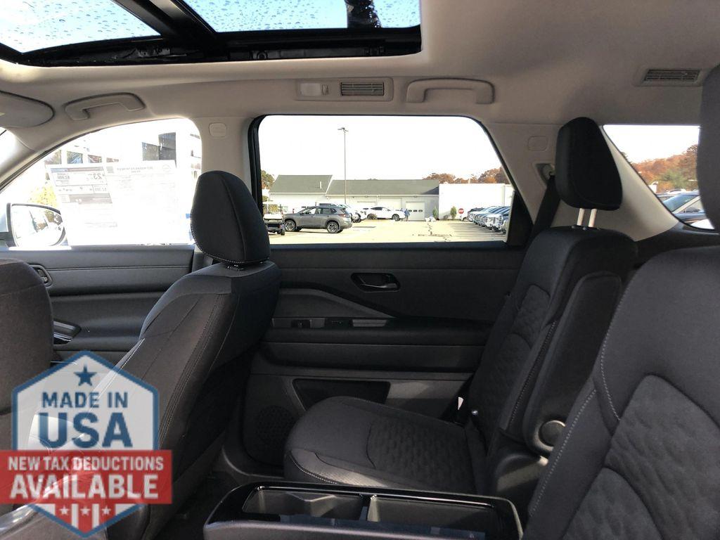 new 2025 Nissan Pathfinder car, priced at $40,890