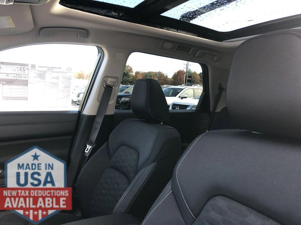 new 2025 Nissan Pathfinder car, priced at $40,890
