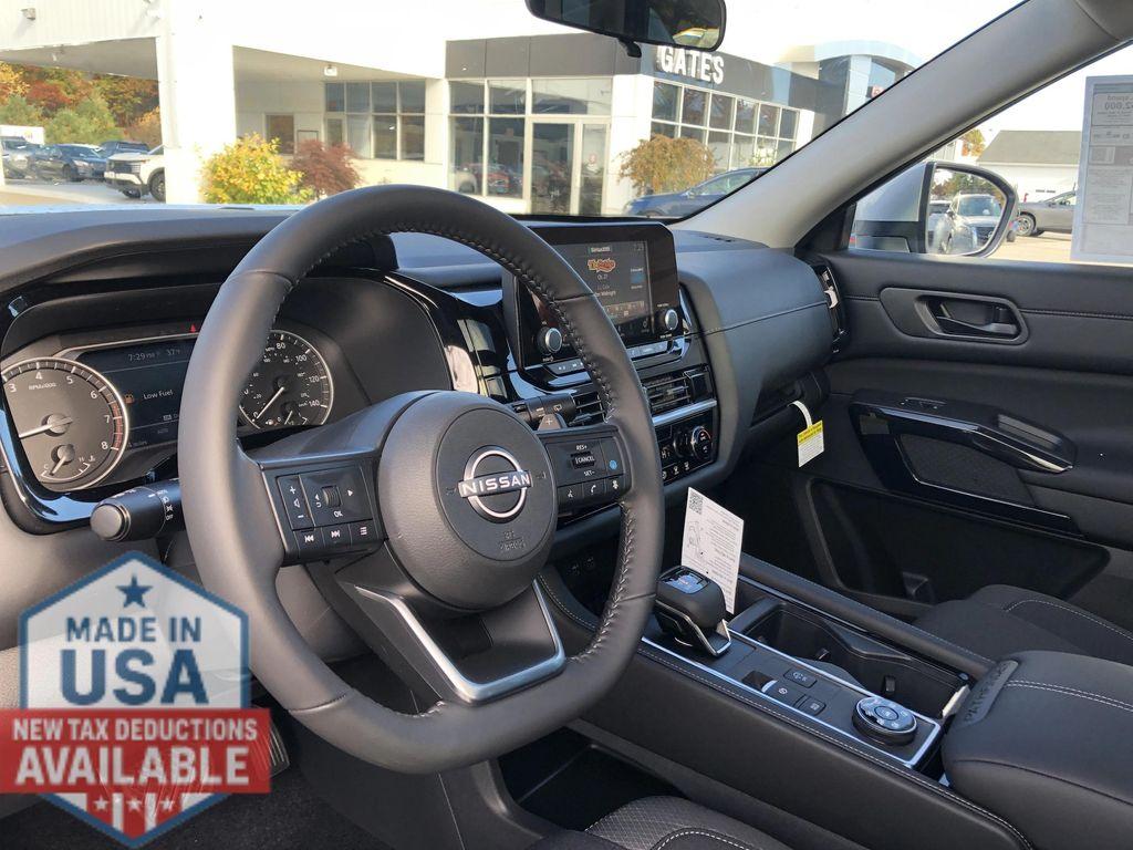 new 2025 Nissan Pathfinder car, priced at $40,890