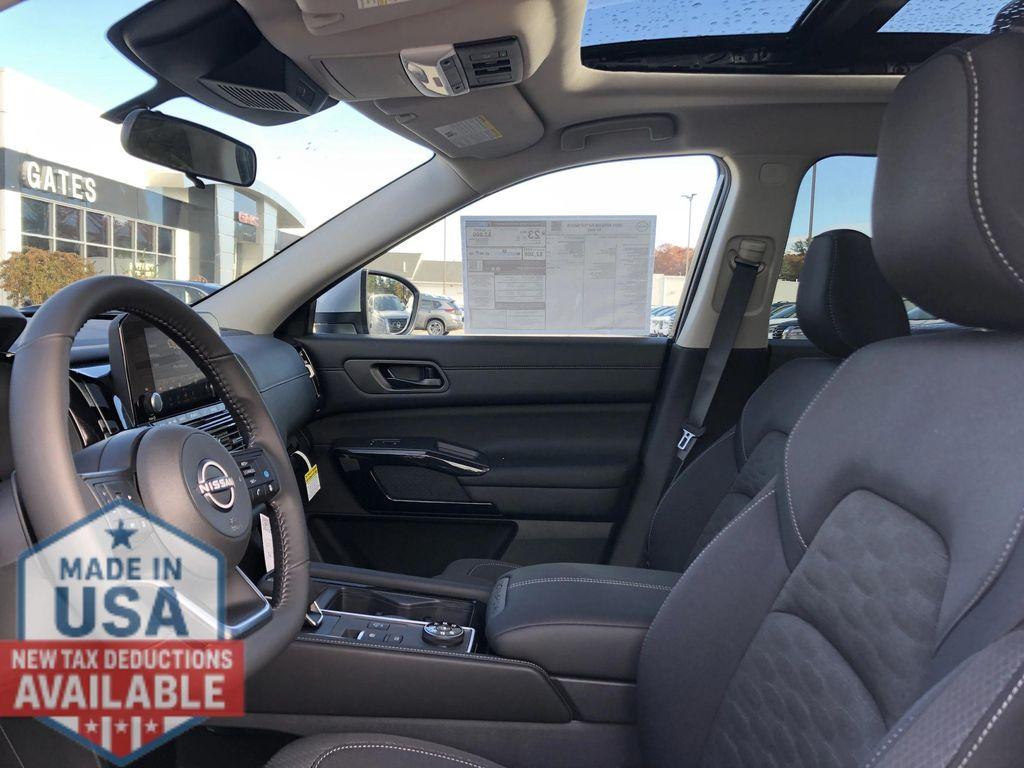 new 2025 Nissan Pathfinder car, priced at $40,890