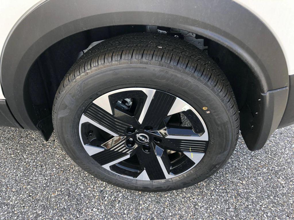 new 2025 Nissan Kicks car, priced at $28,740