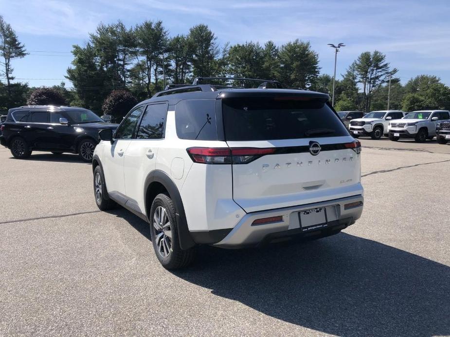 new 2024 Nissan Pathfinder car, priced at $48,625