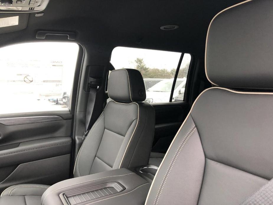 new 2024 GMC Yukon XL car, priced at $71,455