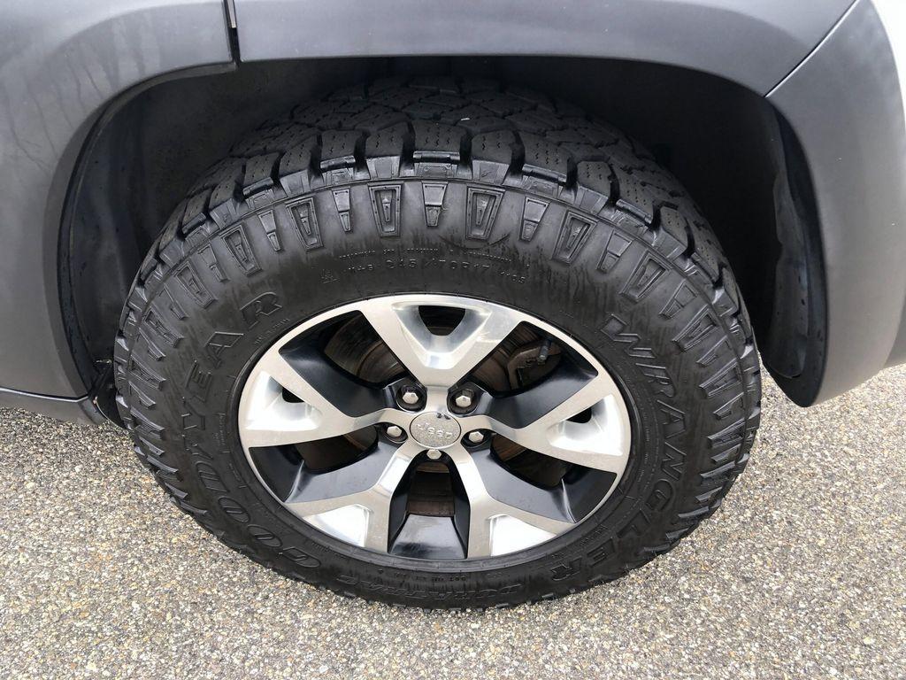 used 2016 Jeep Cherokee car, priced at $14,999