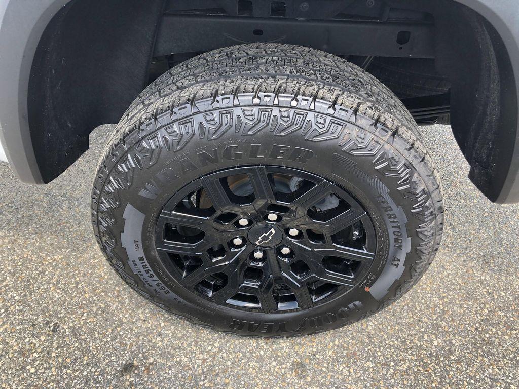 used 2024 Chevrolet Colorado car, priced at $37,999