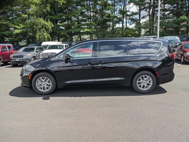 new 2024 Chrysler Pacifica car, priced at $38,995