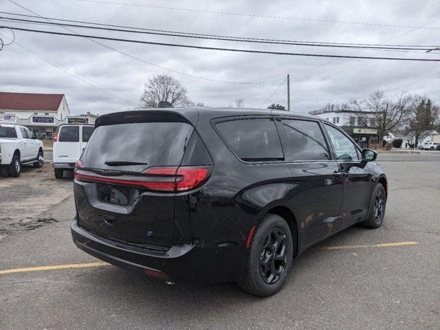 new 2023 Chrysler Pacifica Hybrid car, priced at $45,995