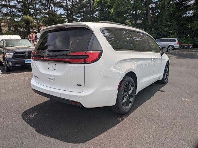 new 2024 Chrysler Pacifica car, priced at $50,090