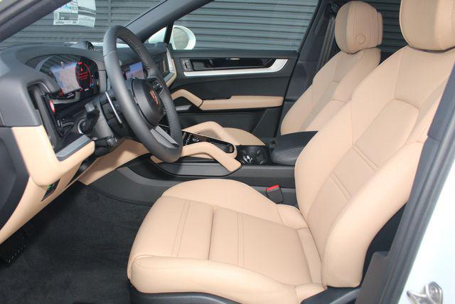 new 2025 Porsche Cayenne car, priced at $108,035