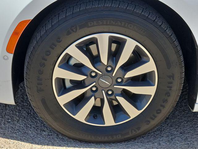 used 2021 Chrysler Pacifica Hybrid car, priced at $23,900