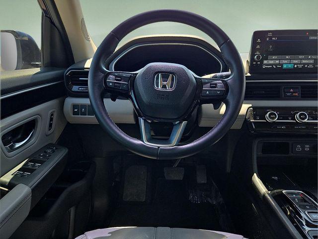 used 2025 Honda Pilot car, priced at $44,000