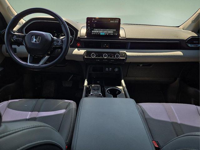 used 2025 Honda Pilot car, priced at $44,000