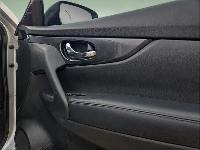 used 2018 Nissan Rogue car, priced at $10,900