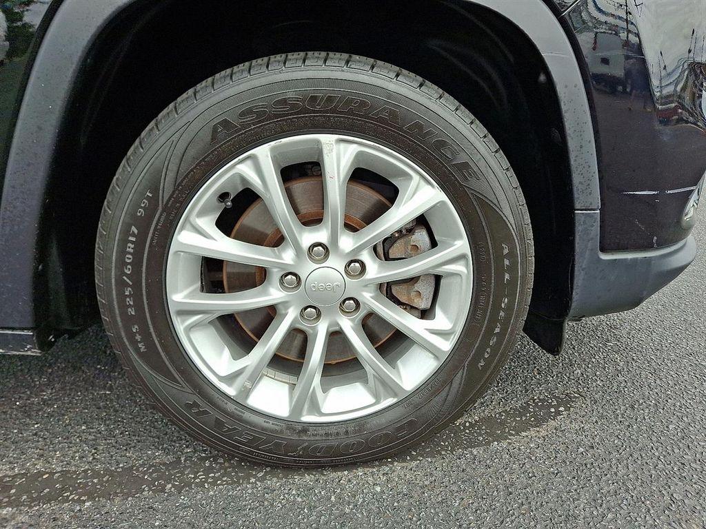 used 2019 Jeep Cherokee car, priced at $16,500