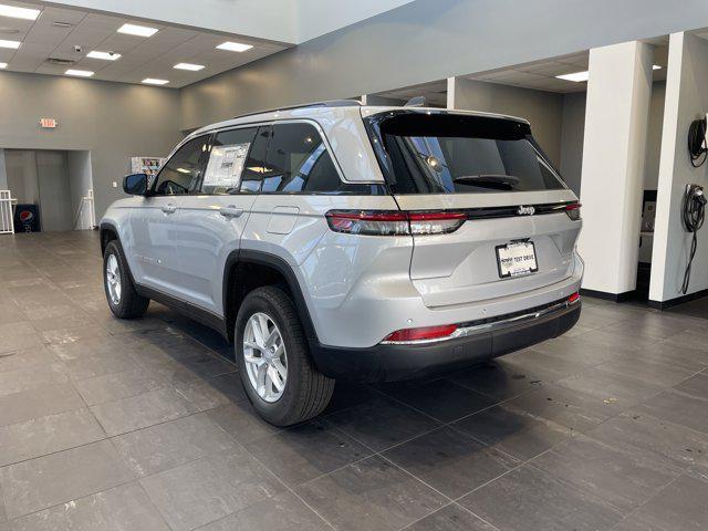 new 2025 Jeep Grand Cherokee car, priced at $34,308