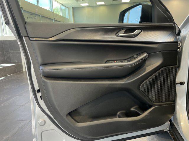 new 2025 Jeep Grand Cherokee car, priced at $34,625