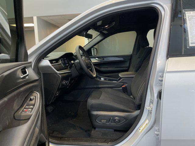 new 2025 Jeep Grand Cherokee car, priced at $34,625