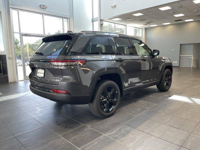 new 2025 Jeep Grand Cherokee car, priced at $46,985