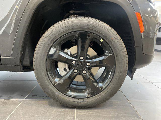 new 2025 Jeep Grand Cherokee car, priced at $46,985