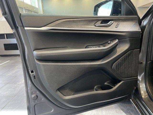 new 2025 Jeep Grand Cherokee car, priced at $46,985