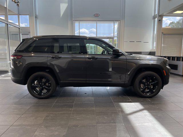 new 2025 Jeep Grand Cherokee car, priced at $46,985