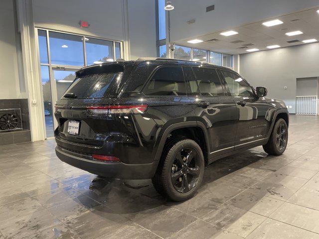 new 2025 Jeep Grand Cherokee car, priced at $44,970