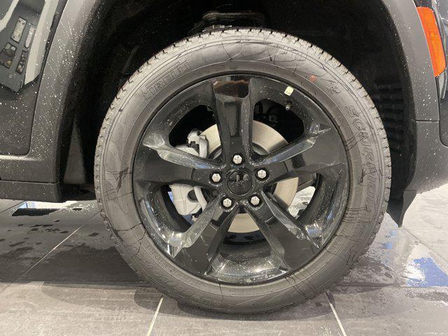 new 2025 Jeep Grand Cherokee car, priced at $44,970