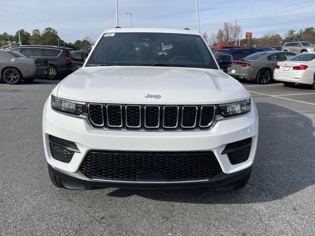 new 2025 Jeep Grand Cherokee car, priced at $37,175