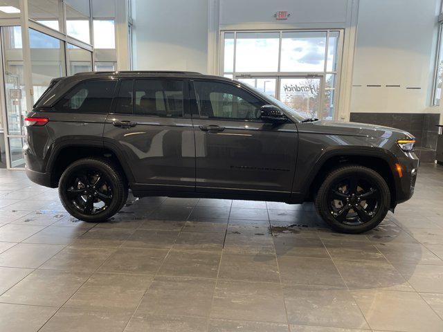 new 2025 Jeep Grand Cherokee car, priced at $50,660