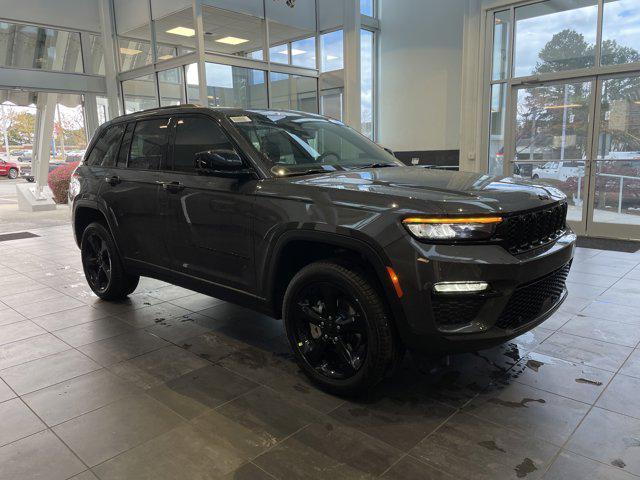 new 2025 Jeep Grand Cherokee car, priced at $50,660