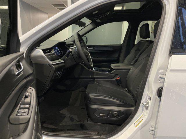 new 2025 Jeep Grand Cherokee car, priced at $41,830