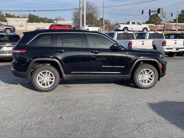 new 2025 Jeep Grand Cherokee car, priced at $37,175