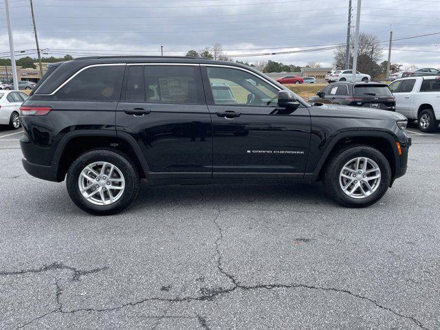 new 2025 Jeep Grand Cherokee car, priced at $38,970