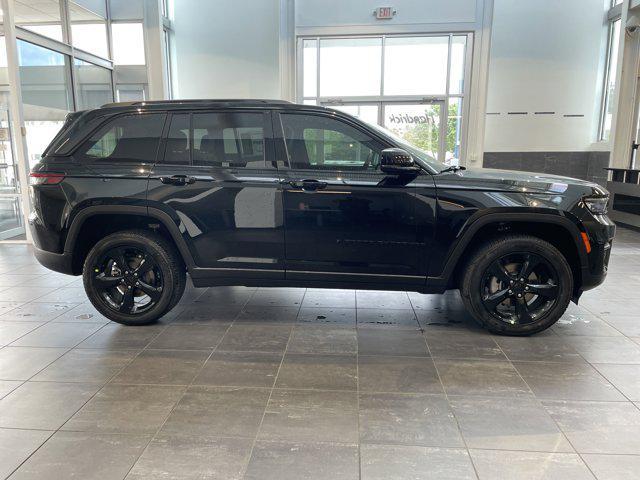 new 2025 Jeep Grand Cherokee car, priced at $40,175