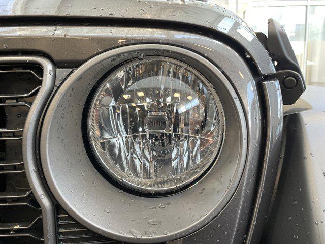 new 2025 Jeep Wrangler car, priced at $47,570