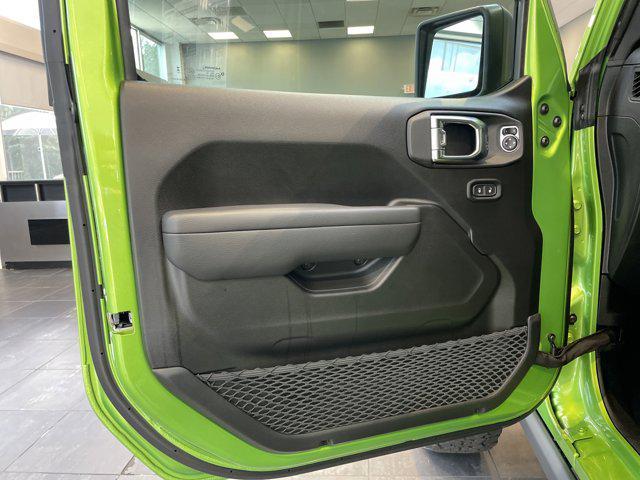 new 2025 Jeep Wrangler car, priced at $48,077
