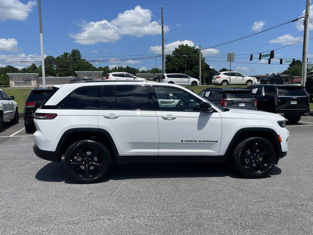 new 2024 Jeep Grand Cherokee car, priced at $43,330