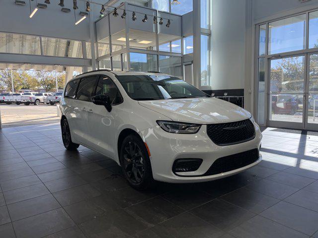 new 2026 Chrysler Pacifica car, priced at $46,315