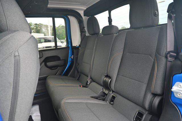new 2025 Jeep Gladiator car, priced at $39,785