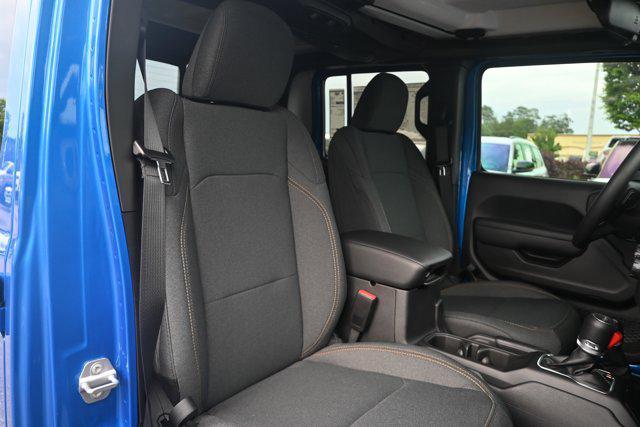 new 2025 Jeep Gladiator car, priced at $39,785