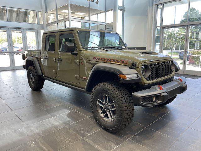 new 2025 Jeep Gladiator car, priced at $53,370