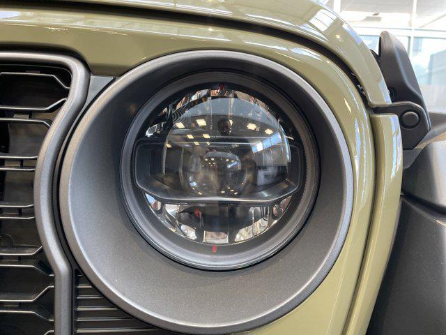 new 2025 Jeep Gladiator car, priced at $53,370