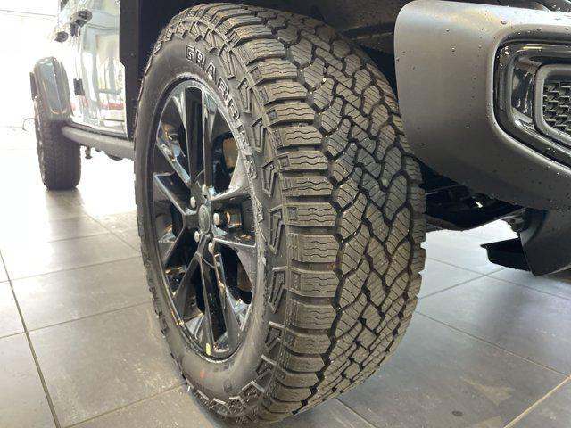 new 2025 Jeep Gladiator car, priced at $42,680