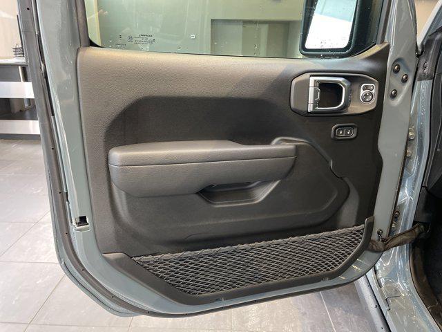 new 2025 Jeep Gladiator car, priced at $42,680