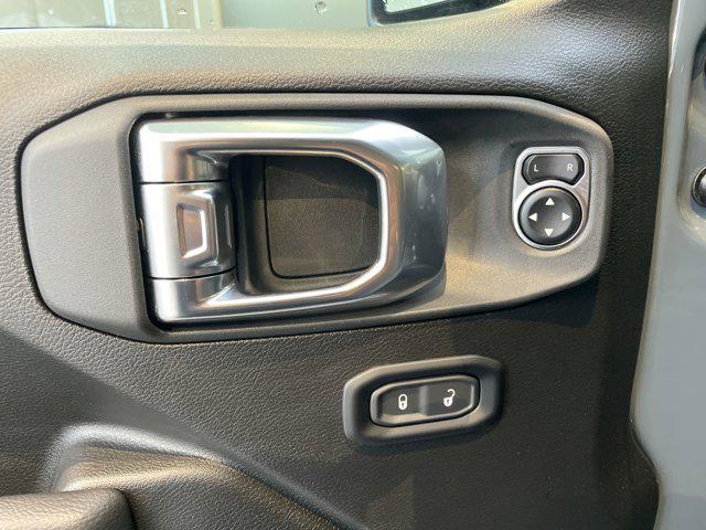 new 2025 Jeep Gladiator car, priced at $42,680